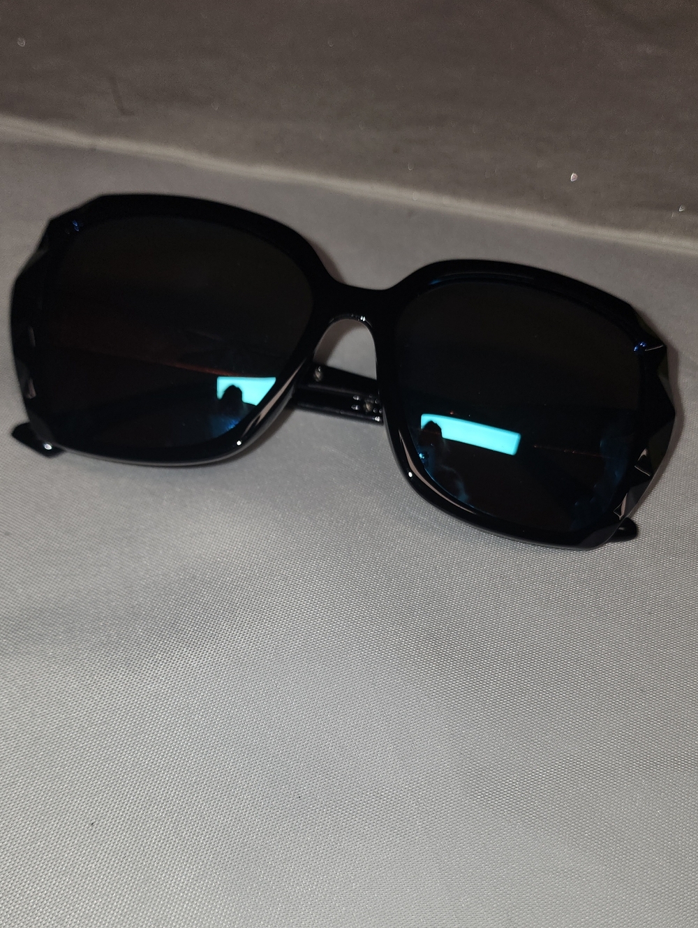 Black Oversized Women's Sunglasses